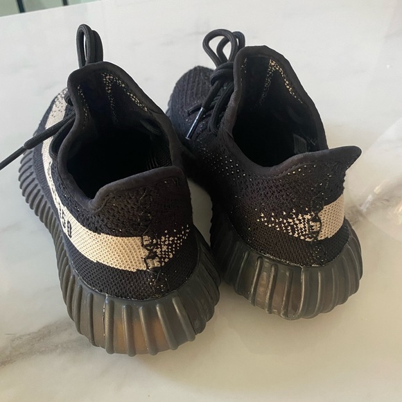Adidas Yeezy Boost 350 V2 - Picture 5 of 7